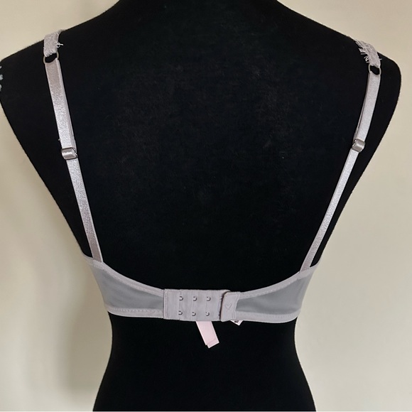 NWOT Victoria’s Secret Dream Angels Unlined Plunge - Picture 3 of 5